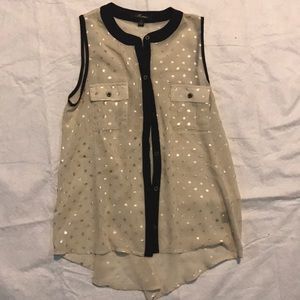 Button down tank